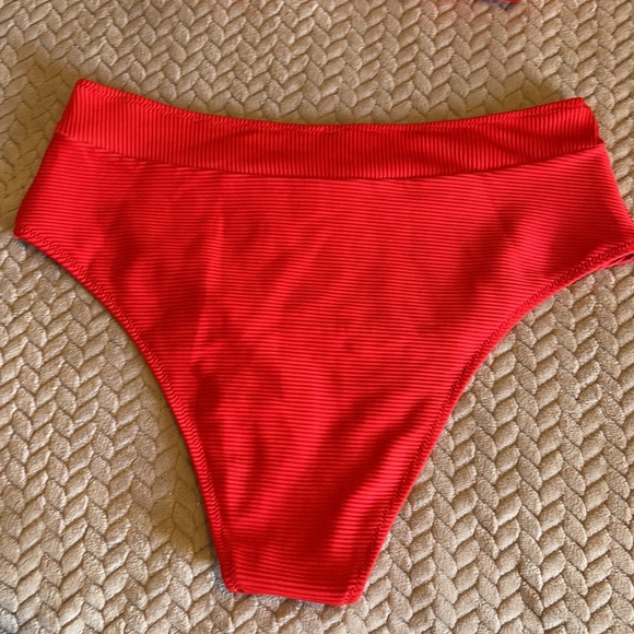 Red cupshe bikini - Picture 5 of 6